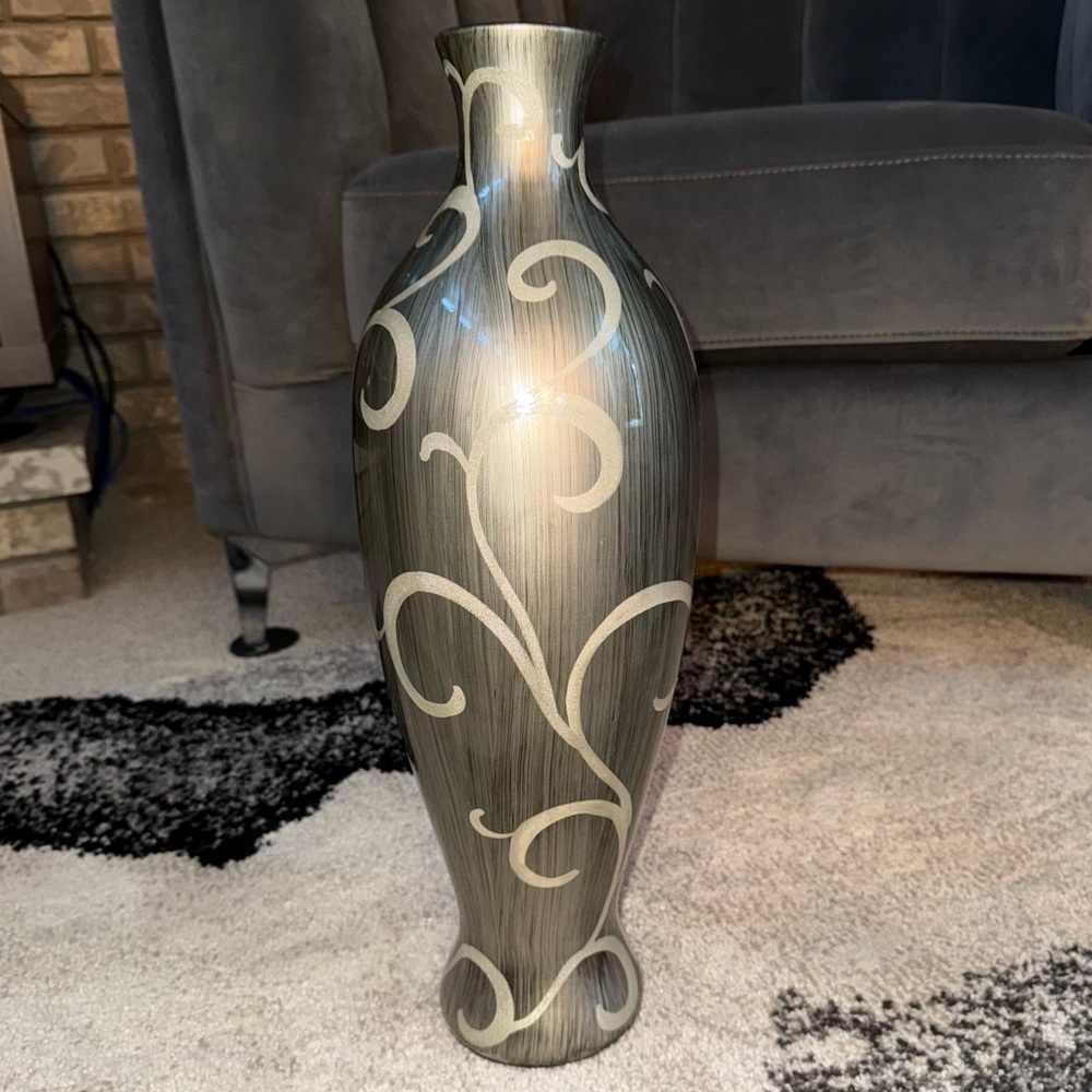 Case large swirls shiny silver beige shiny Elegant Gray and Cream Vase